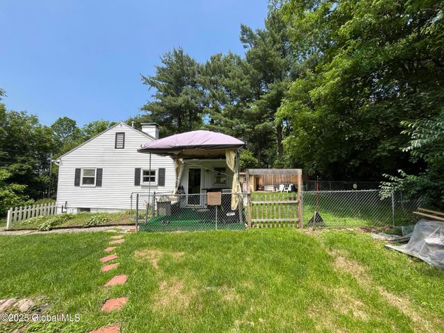270 Wayne Street, Brunswick, NY 12180