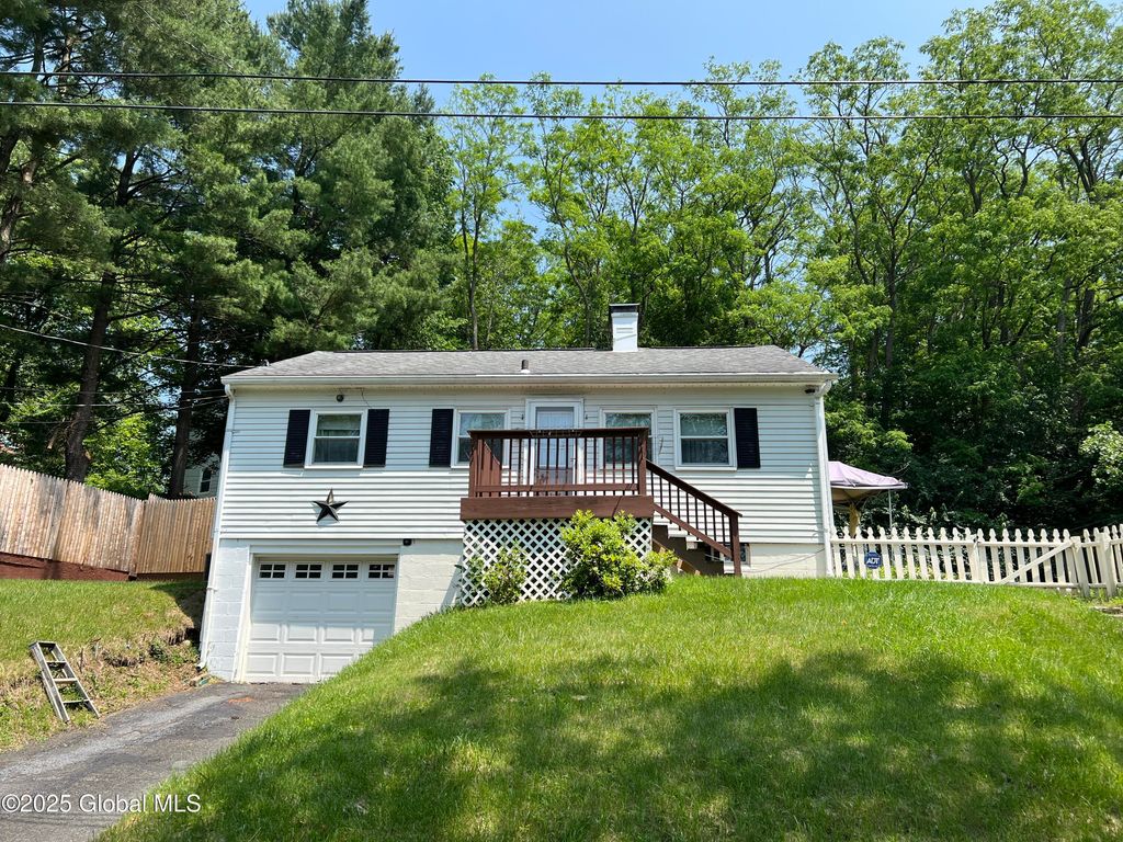 270 Wayne Street, Brunswick, NY 12180