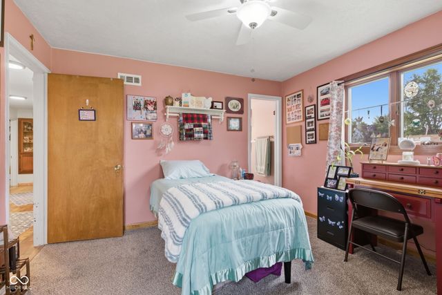 7010 E State Road 28, Elwood, IN 46036