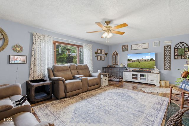 7010 E State Road 28, Elwood, IN 46036