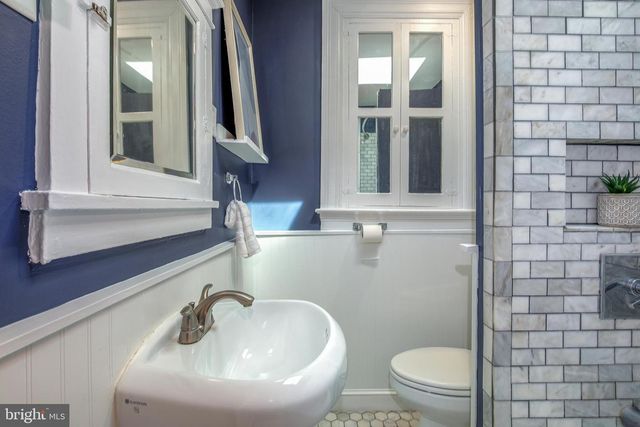 1217 HOLBROOK ST NE, Washington, DC 20002