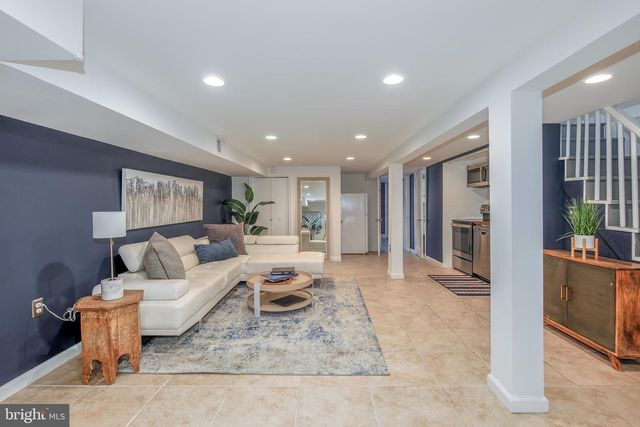 1217 HOLBROOK ST NE, Washington, DC 20002