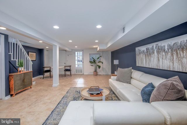 1217 HOLBROOK ST NE, Washington, DC 20002