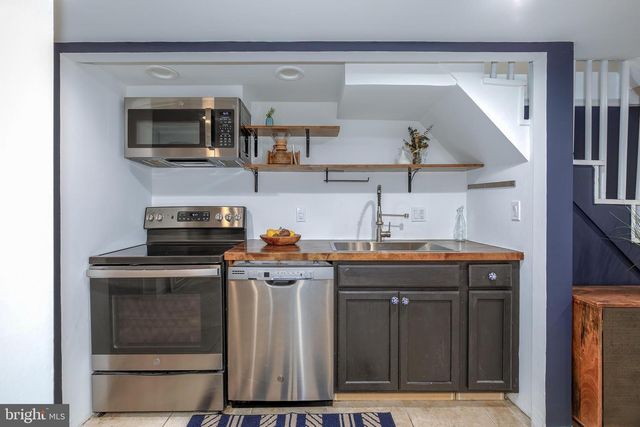 1217 HOLBROOK ST NE, Washington, DC 20002