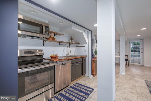 1217 HOLBROOK ST NE, Washington, DC 20002