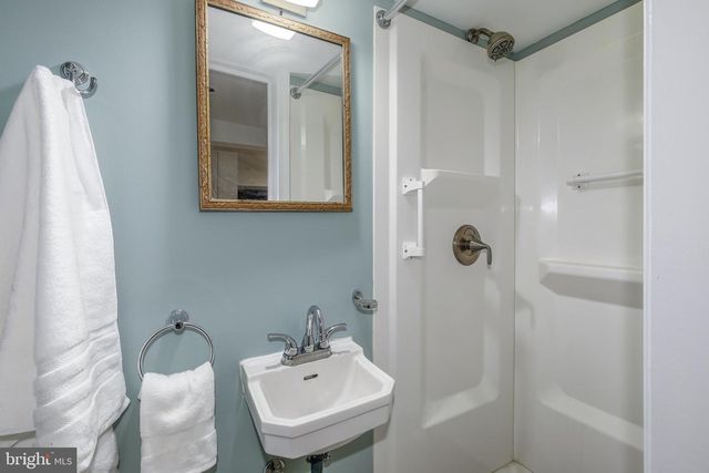 1217 HOLBROOK ST NE, Washington, DC 20002