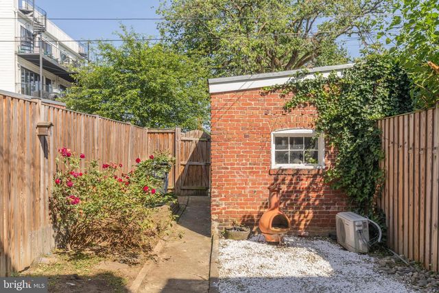 1217 HOLBROOK ST NE, Washington, DC 20002