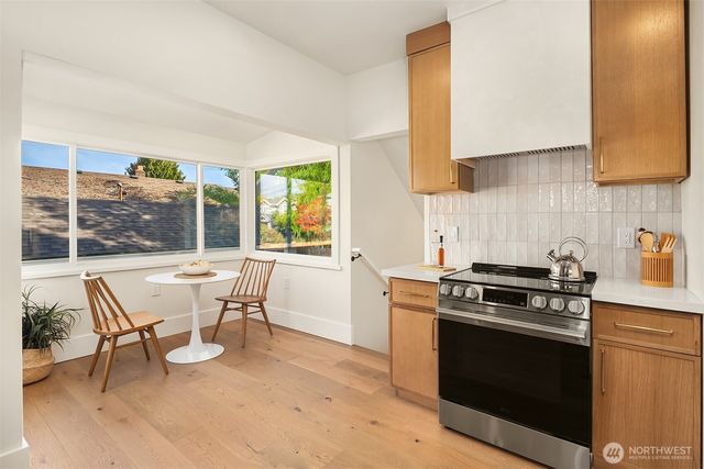 7216 33rd Avenue NW, Seattle, WA 98117