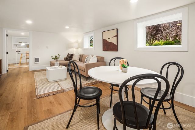 7216 33rd Avenue NW, Seattle, WA 98117