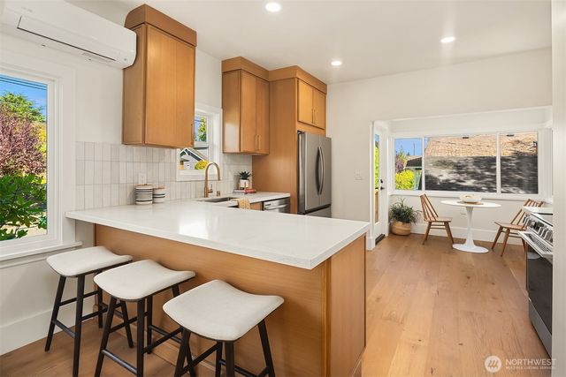 7216 33rd Avenue NW, Seattle, WA 98117