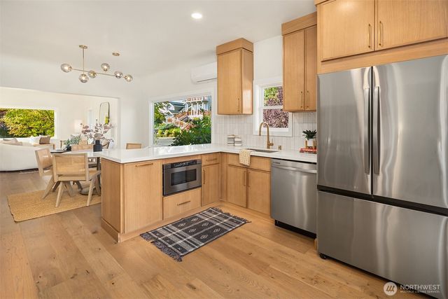 7216 33rd Avenue NW, Seattle, WA 98117