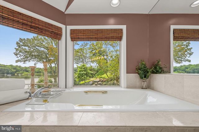 601 LAKELAND RD S, Severna Park, MD 21146