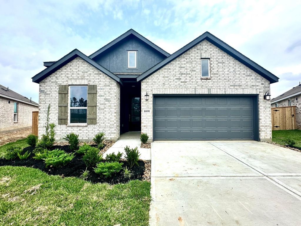 9303 Captain Terrace Drive, Baytown, TX 77521