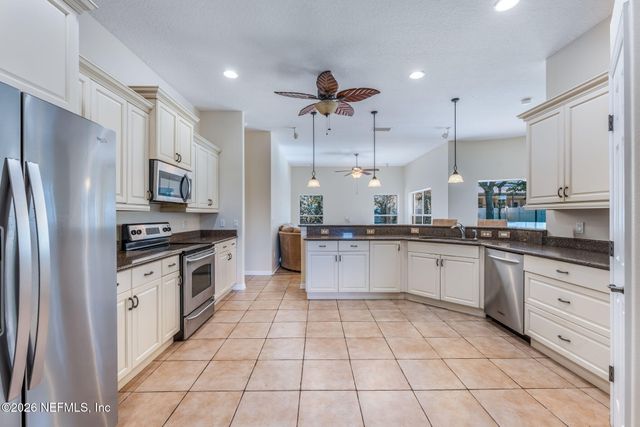 18 LEWISTON Court, Palm Coast, FL 32137