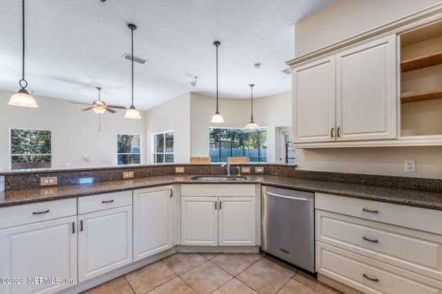 18 LEWISTON Court, Palm Coast, FL 32137