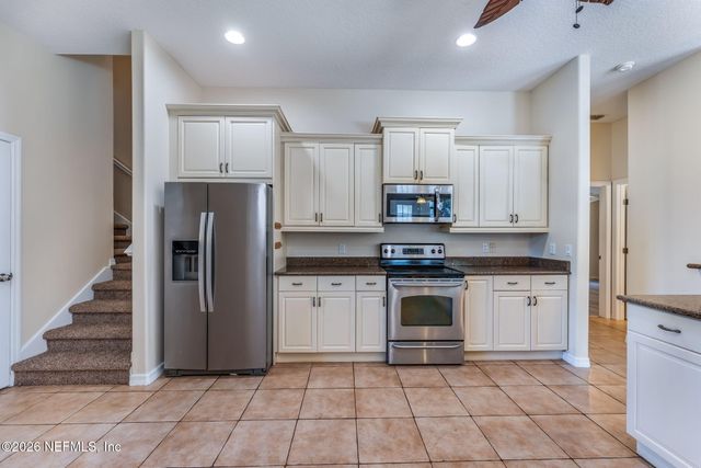 18 LEWISTON Court, Palm Coast, FL 32137