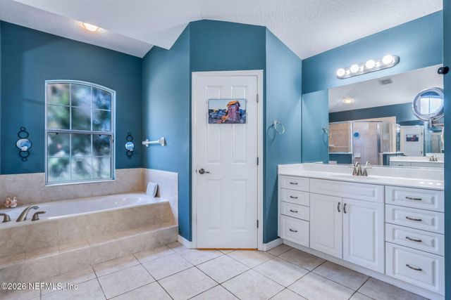 18 LEWISTON Court, Palm Coast, FL 32137