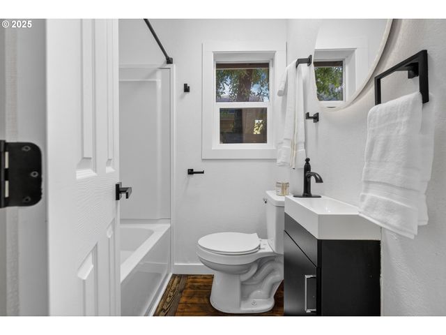 461 BLAIR Blvd, Eugene, OR 97402