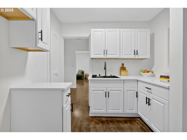 461 BLAIR Blvd, Eugene, OR 97402