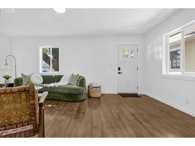 461 BLAIR Blvd, Eugene, OR 97402