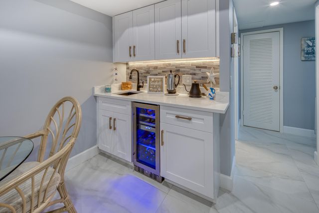 3230 S OCEAN Boulevard E609, Palm Beach, FL 33480