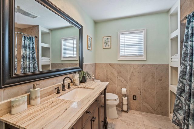 1643 Dick Bay Drive, Dickinson, TX 77539