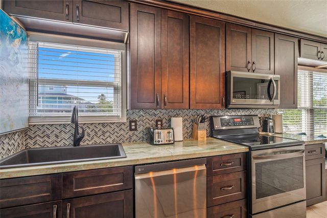 1643 Dick Bay Drive, Dickinson, TX 77539