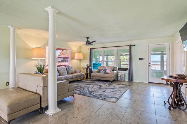 1643 Dick Bay Drive, Dickinson, TX 77539