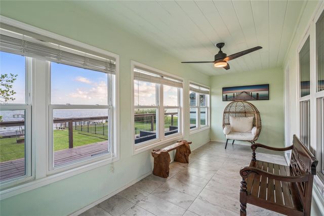 1643 Dick Bay Drive, Dickinson, TX 77539