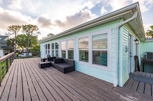 1643 Dick Bay Drive, Dickinson, TX 77539