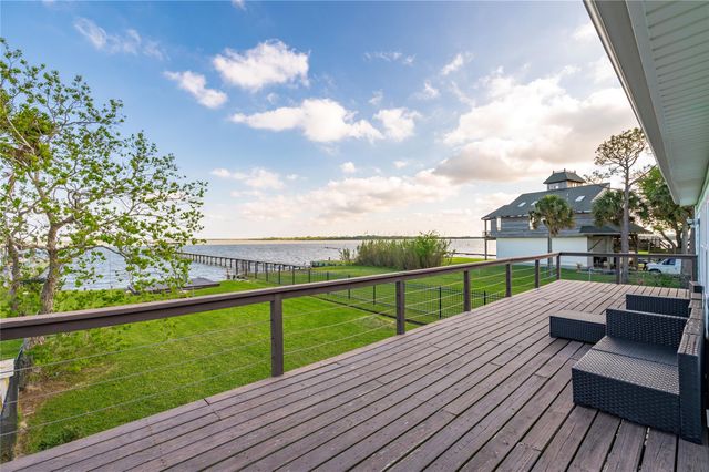 1643 Dick Bay Drive, Dickinson, TX 77539