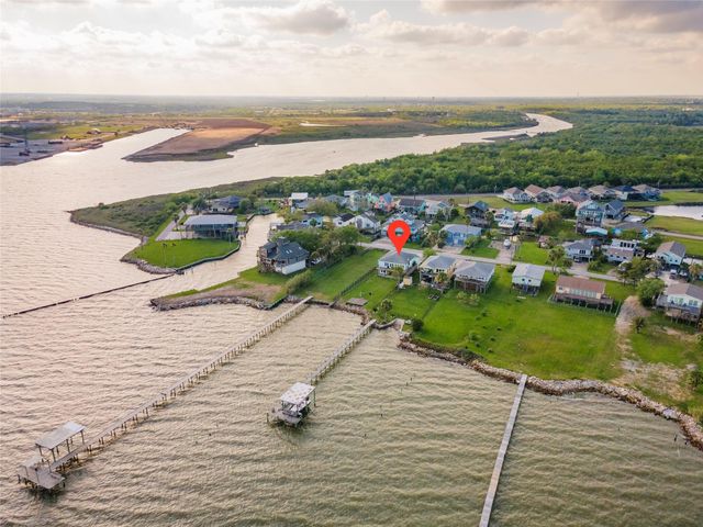 1643 Dick Bay Drive, Dickinson, TX 77539