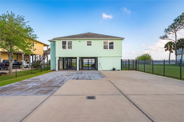 1643 Dick Bay Drive, Dickinson, TX 77539
