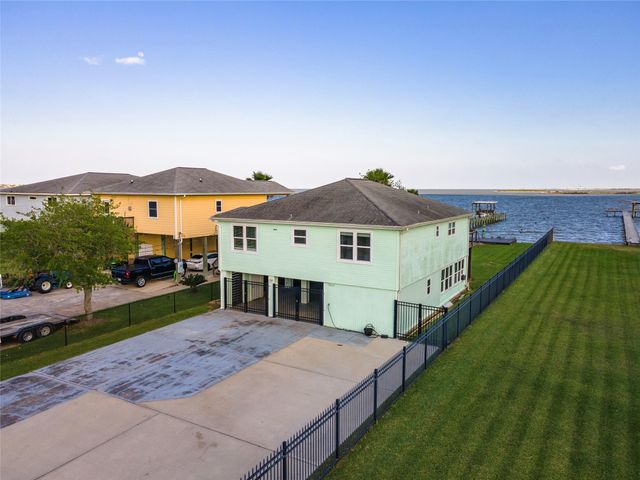 1643 Dick Bay Drive, Dickinson, TX 77539