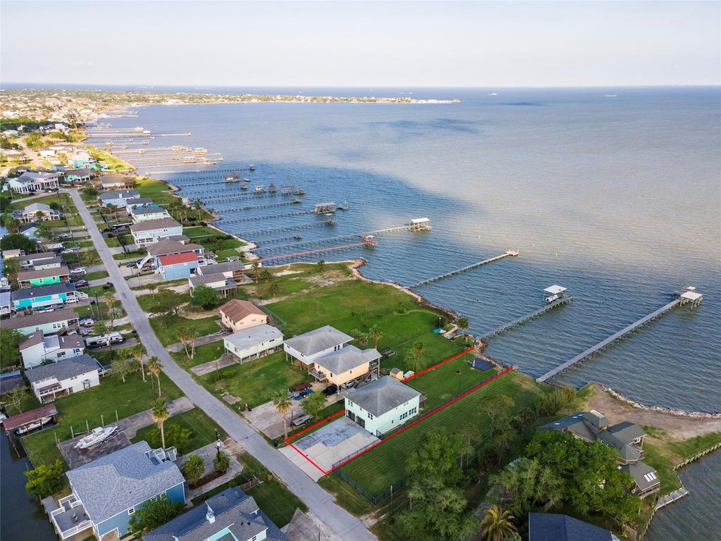 1643 Dick Bay Drive, Dickinson, TX 77539