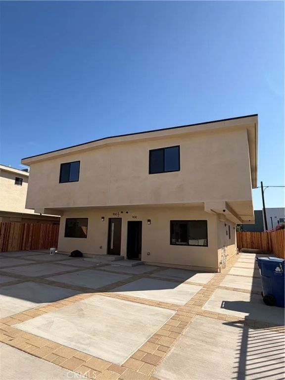 900 Lakme Avenue, Wilmington, CA 90744