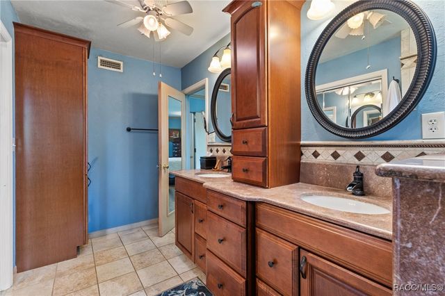 449 SW MONTGOMERY Drive, Lake City, FL 32025