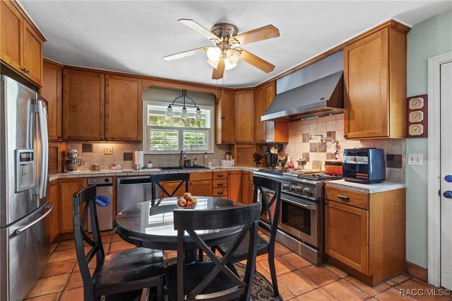 449 SW MONTGOMERY Drive, Lake City, FL 32025