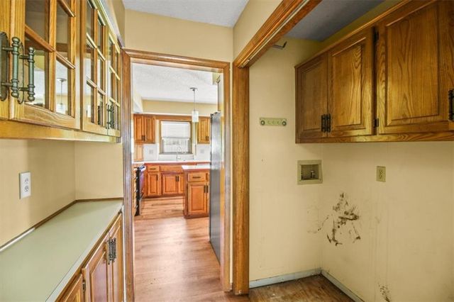 3907 Clearbrook Drive, Lee's Summit, MO 64064