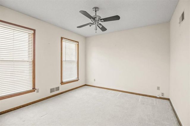 3907 Clearbrook Drive, Lee's Summit, MO 64064