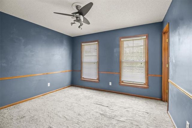 3907 Clearbrook Drive, Lee's Summit, MO 64064