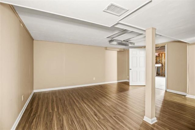 3907 Clearbrook Drive, Lee's Summit, MO 64064