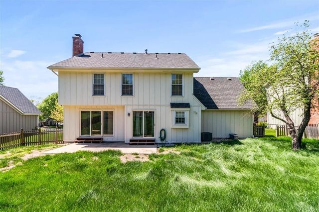 3907 Clearbrook Drive, Lee's Summit, MO 64064