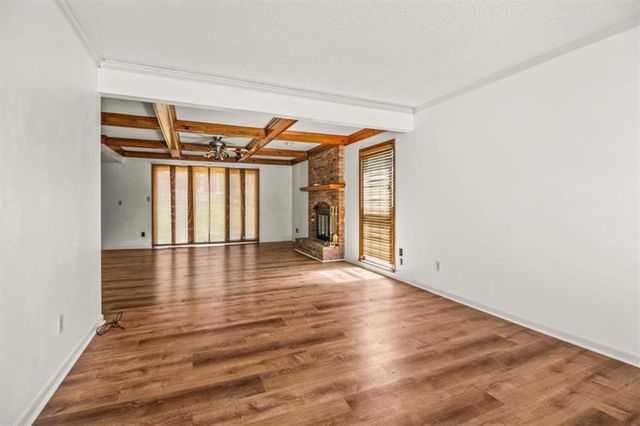 3907 Clearbrook Drive, Lee's Summit, MO 64064