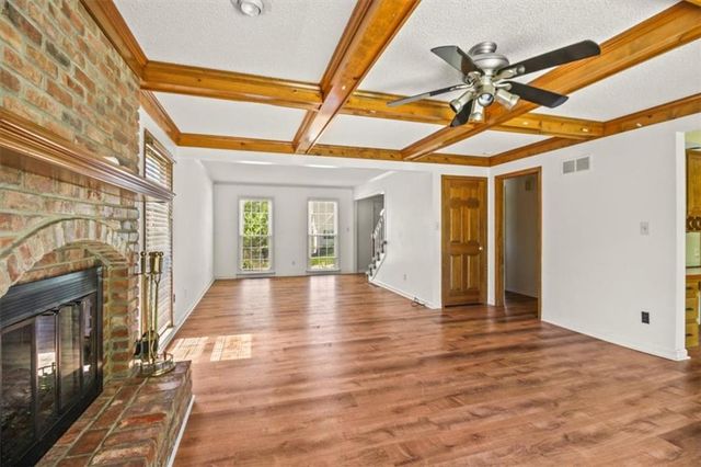 3907 Clearbrook Drive, Lee's Summit, MO 64064