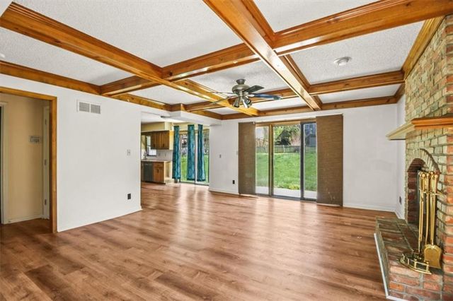 3907 Clearbrook Drive, Lee's Summit, MO 64064