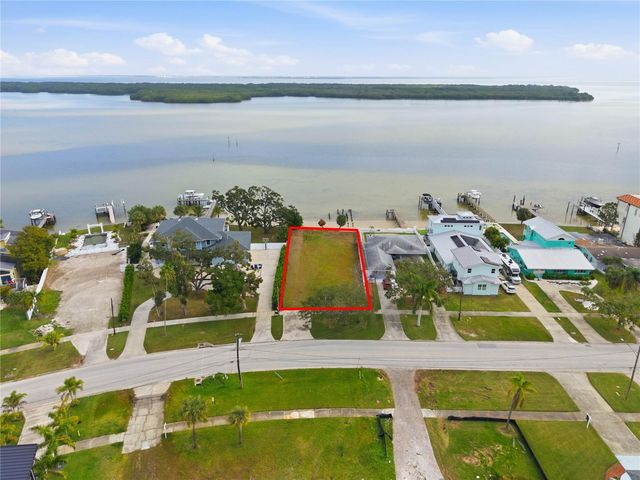 6043 BAYOU GRANDE BOULEVARD NE, St Petersburg, FL 33703