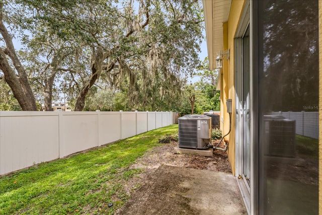 2042 ROYAL VISTA COURT, Orlando, FL 32817