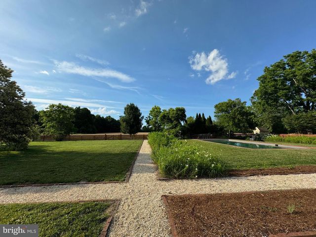 2459 DUNBROOKE RD, Tappahannock, VA 22560