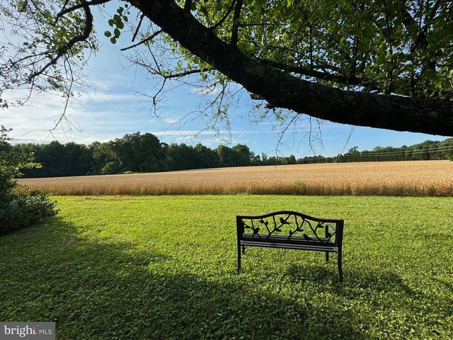 2459 DUNBROOKE RD, Tappahannock, VA 22560